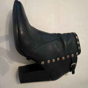 Black booties Tory Burch